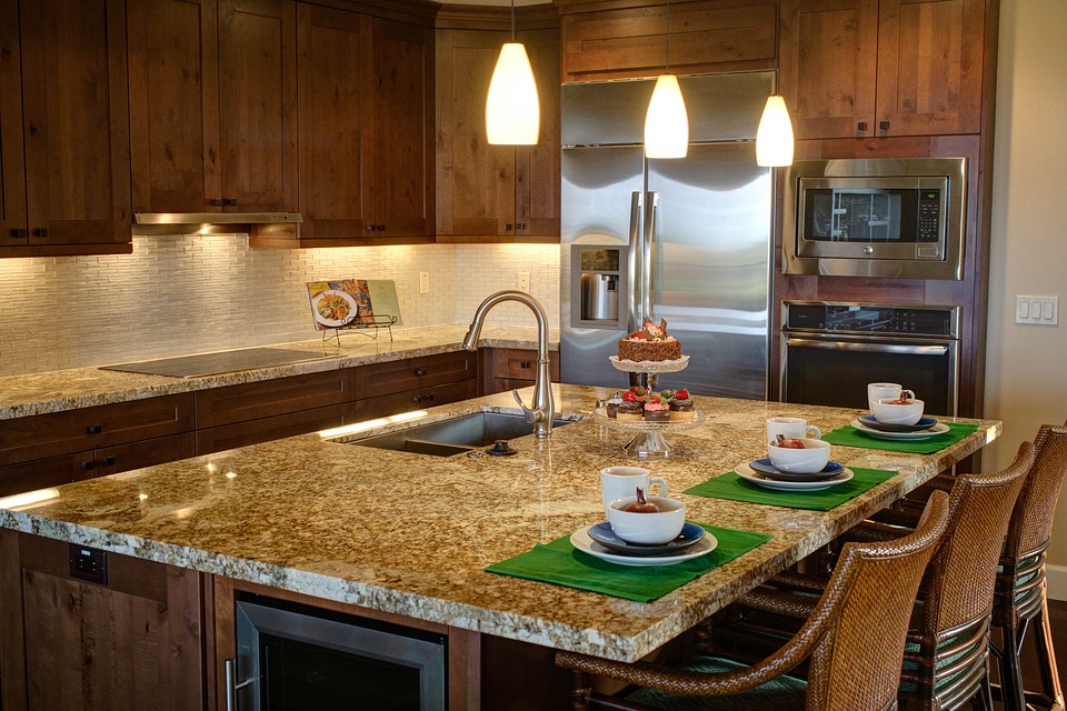 Fascinating Traditional Cherry Cabinets For A Welcoming Kitchen