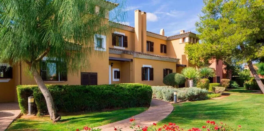 Bon Voyage Timeshare explains the benefits of luxury vacation ownership at Marriott Vacation Club Marbella